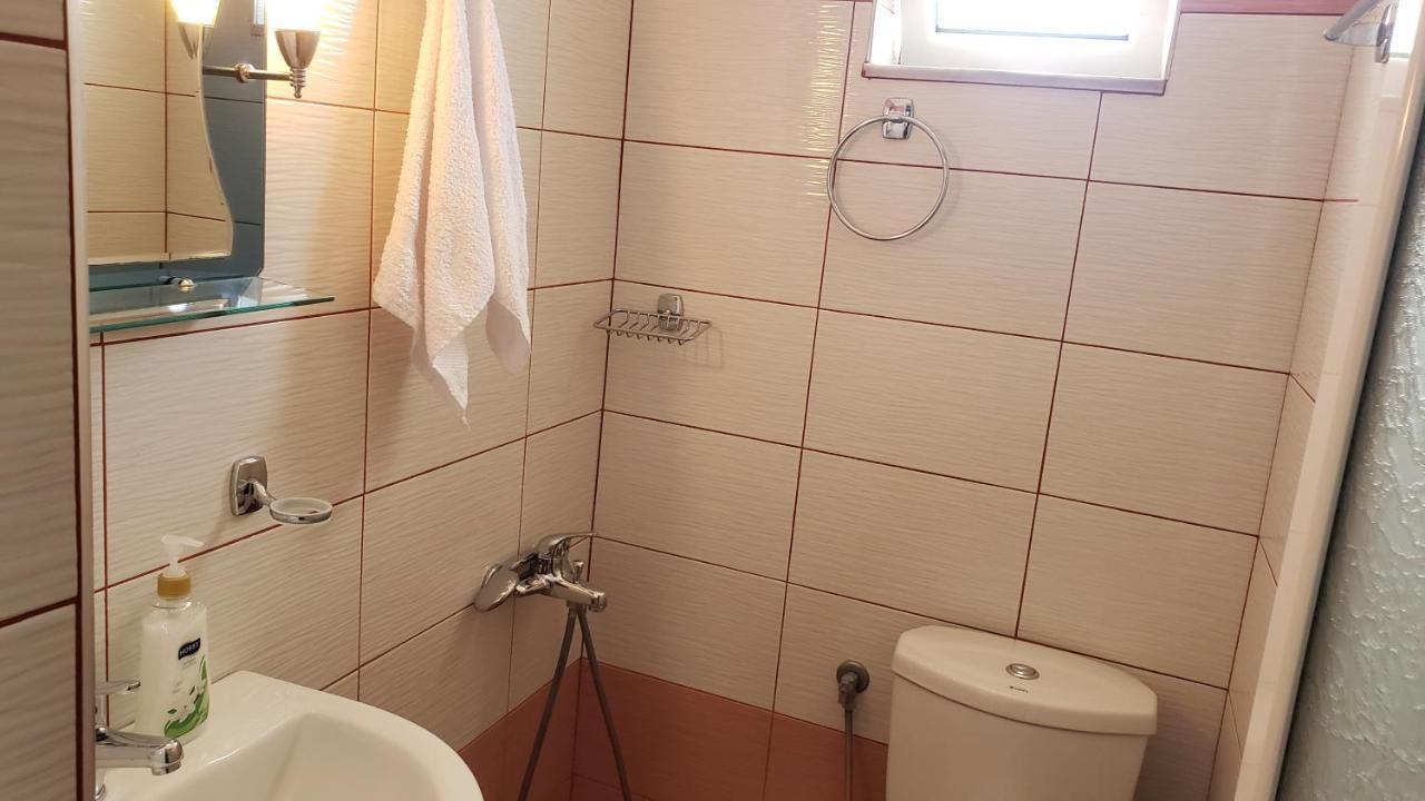 Guesthouse Shehu Ксамил Экстерьер фото